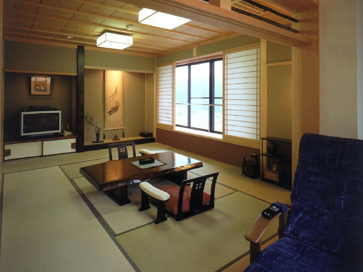 Hotel Keigetsu Achi Buitenkant foto